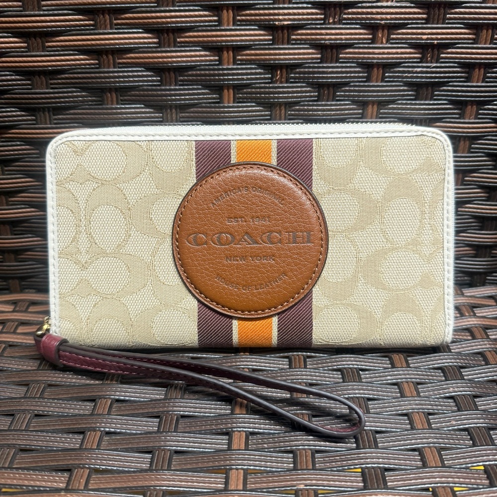 coach Dempsey Large Phone Wallet In Signature Jacquard With Stripe c4110